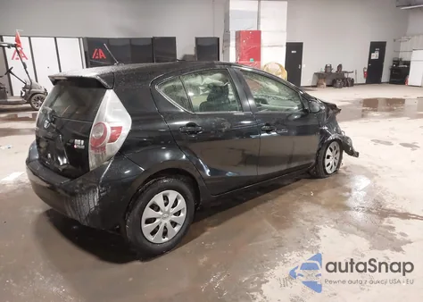 2012 Toyota Prius C Two из США, поврежденный, VIN JTDKDTB31C1520650